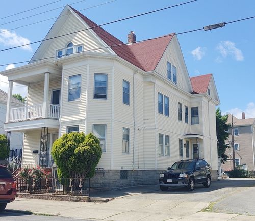 203-201-203 Whitman St, New Bedford, MA, 02745-5242 | Card Image