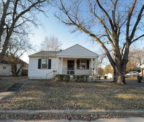709 Benton St, Belleville, IL, 62220-4105 | Card Image