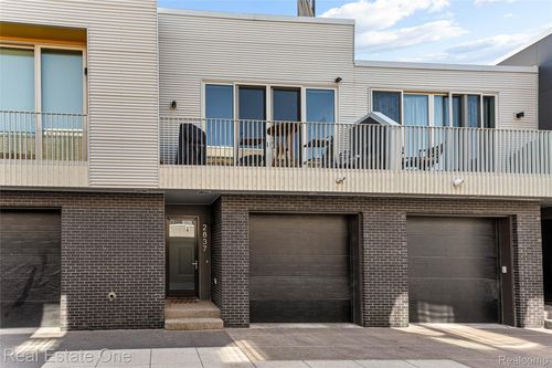 2837 Brush St, Detroit, MI, 48201-3142 | Card Image