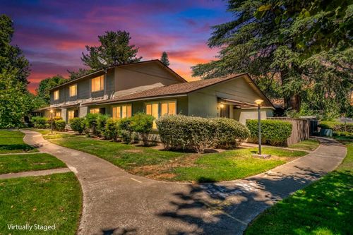 e-8748 Woodman Way, Sacramento, CA, 95826-2012 | Card Image