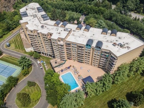 10 Smith Manor Blvd, West Orange, NJ, 07052-4223 | Card Image