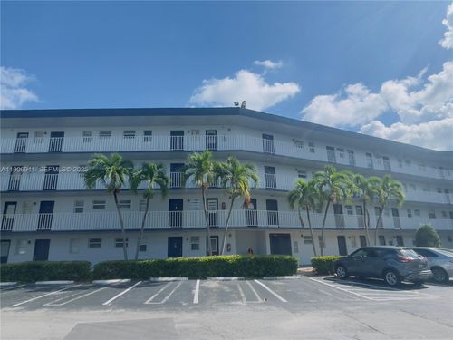 338-443 Ne 195th St, Miami, FL, 33179-3342 | Card Image