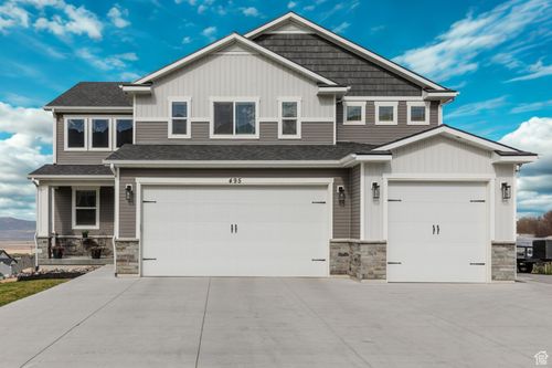 495 N 900 E, Hyde Park, UT, 84318-3381 | Card Image