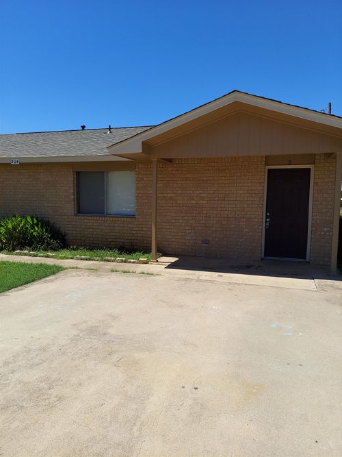 304B Ave R, Marble Falls, TX, 78611 | Card Image