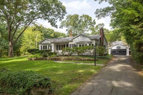 137 Shade St, Lexington, MA, 02421-7724 | Card Image