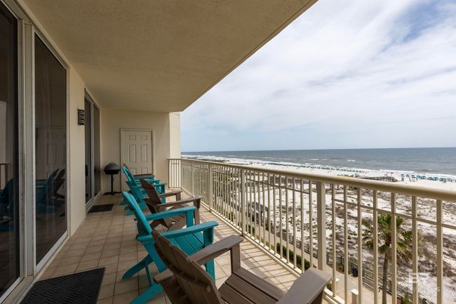 Balcony | Image 24