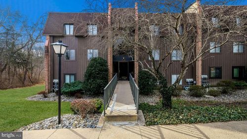 13 Hermitage Dr, NEW HOPE, PA, 18938-1053 | Card Image