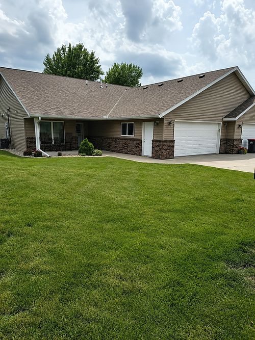 308 Aspenwood Dr, Redwood Falls, MN, 56283-2795 | Card Image