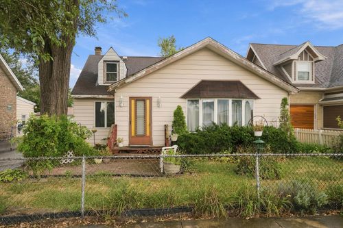 7042 W 74th Street, Chicago, IL, 60638 | Card Image