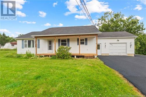 586 Canada St, Fredericton, NB, E3A4A7 | Card Image