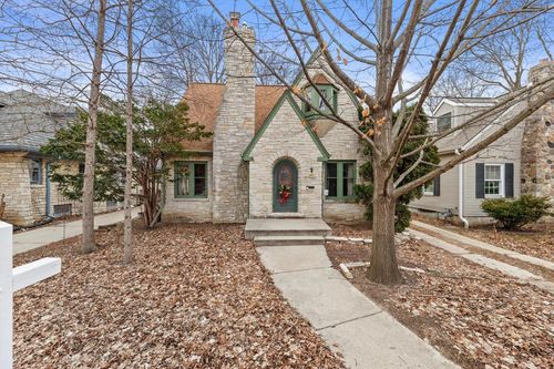 2408 N 73rd Street, Wauwatosa, WI, 53213 | Card Image