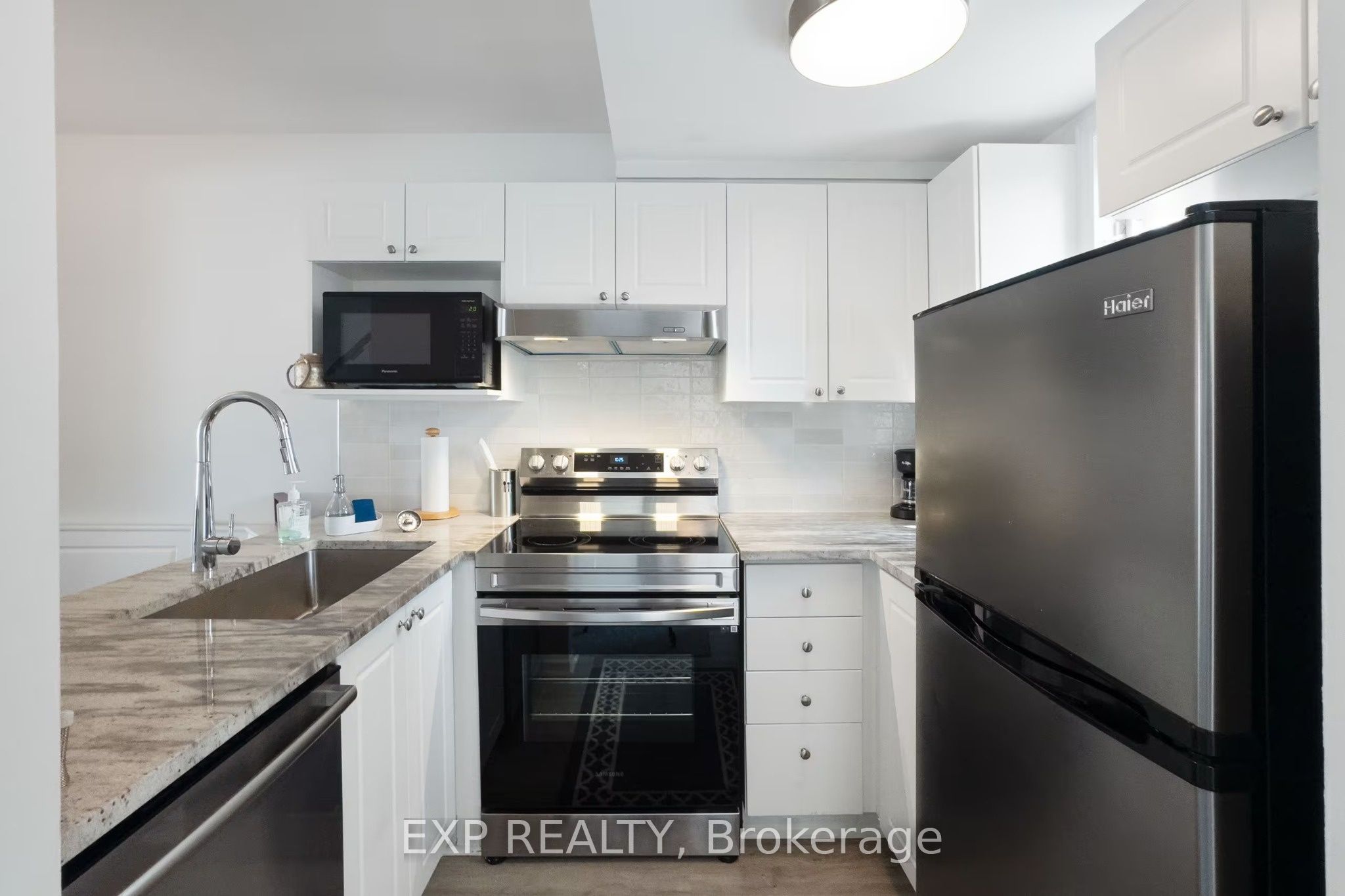 Residential Lease in West Centre Town 5