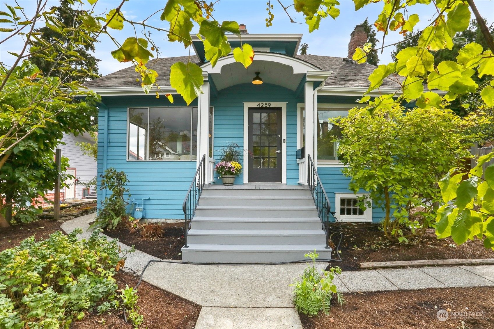 Mead St, Seattle, WA 98118