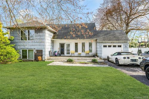 4 Clearbrook Drive, Smithtown, NY, 11787 | Card Image