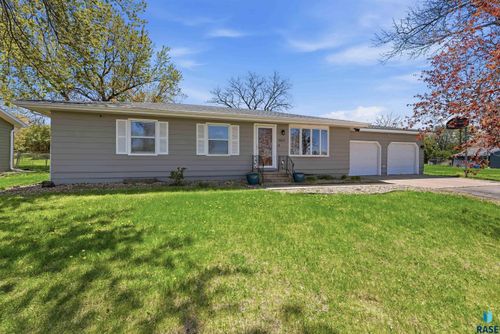 1109 4th St Street, Garretson, SD, 57030 | Card Image