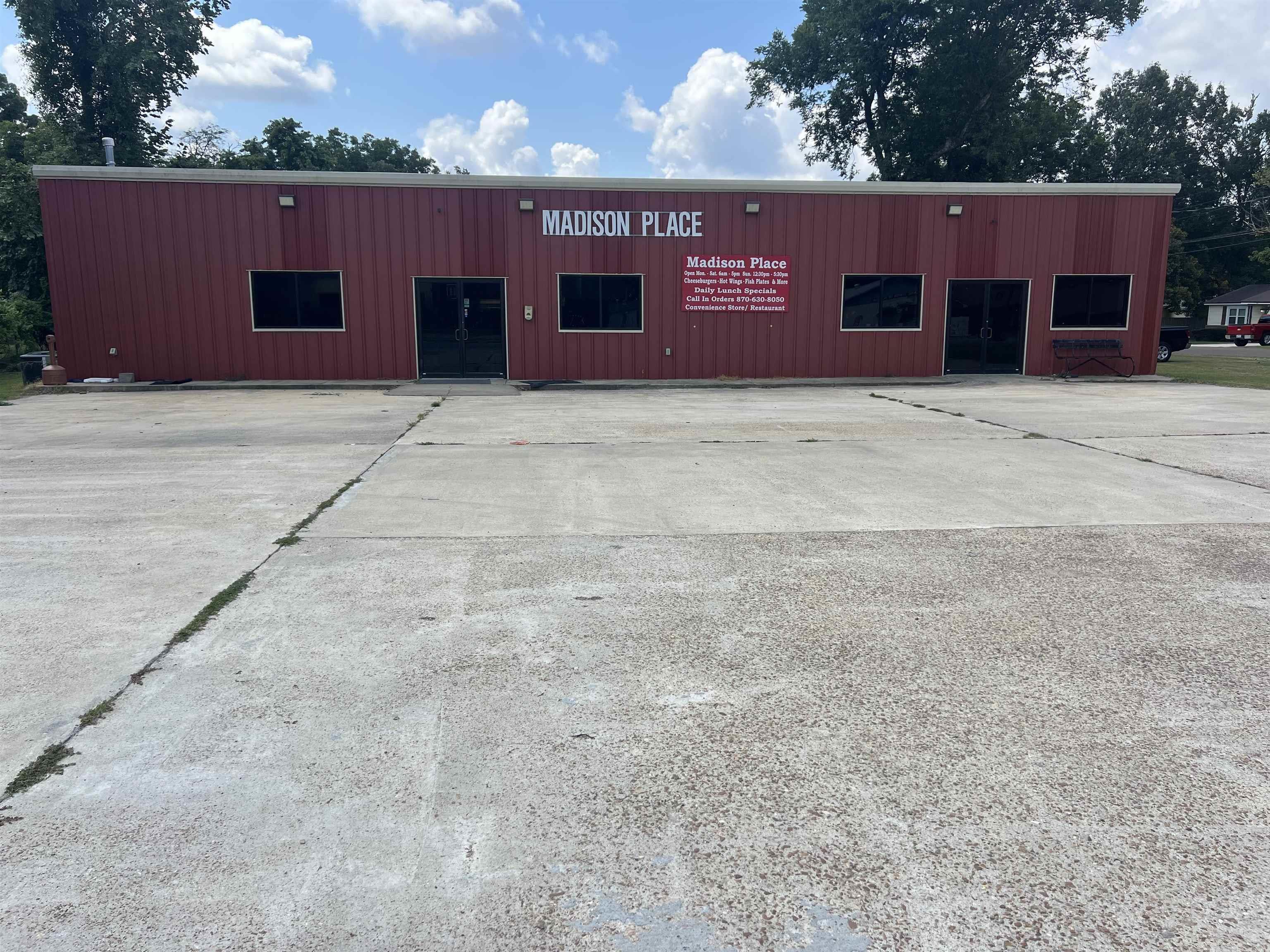 402 Martin Luther King St E, Madison, AR 72359