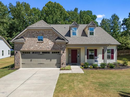 811 Tupelo Glen Ct, Fuquay Varina, NC, 27526-4422 | Card Image