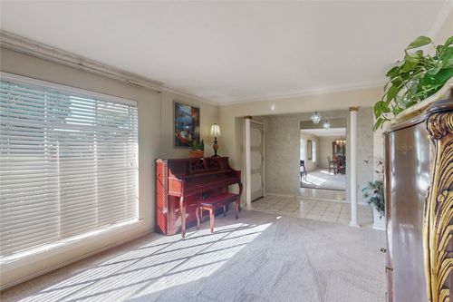 6508 Ridgeview Cir, Dallas, TX, 75240-5421 | Card Image