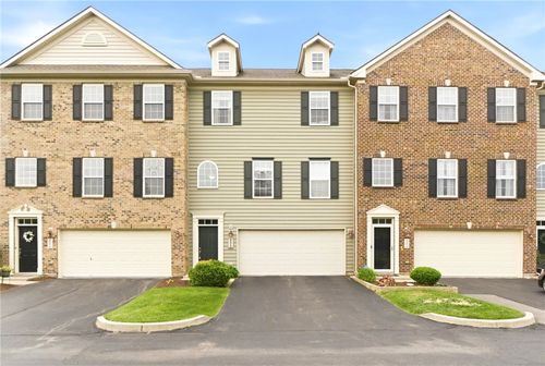 9476 Tahoe Dr, Centerville, OH, 45458-3689 | Card Image