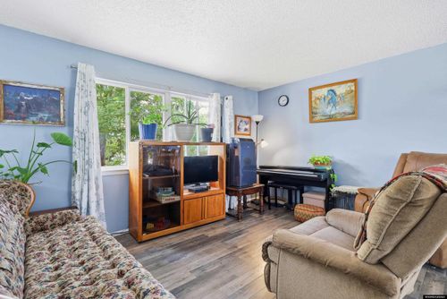 1960 Prairie Ln, Bar Nunn, WY, 82601-9419 | Card Image