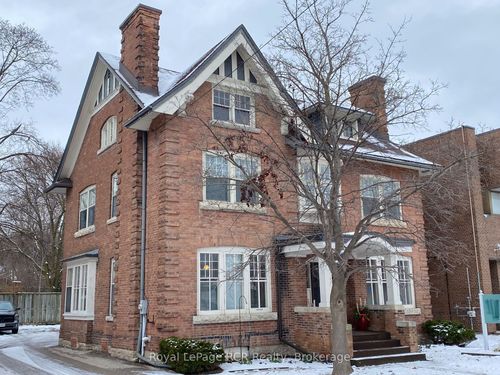 {{alt}} | Card Image