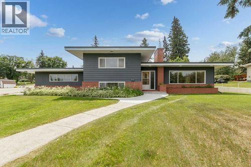 5307 48 Avenue, Sylvan Lake, AB, T4S1G5 | Card Image