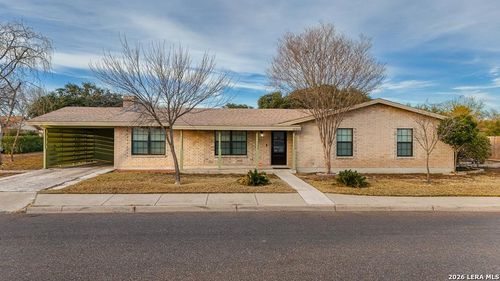 1204 Winding Ridge Dr, Eagle Pass, TX, 78852-3843 | Card Image