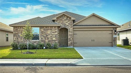 105 Silas St, Sinton, TX, 78387-1402 | Card Image