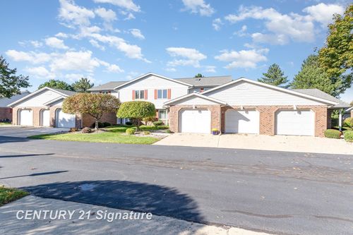 2 Wilshire Dr, Frankenmuth, MI, 48734-1328 | Card Image