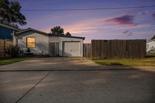 3110 Bay Oaks Harbor Dr, Baytown, TX, 77523-3184 | Card Image