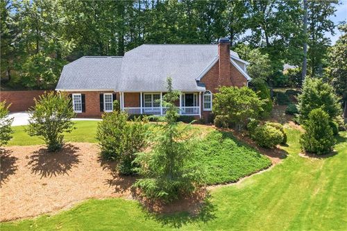 1390 Tennis Court Pl, Roswell, GA, 30075-1210 | Card Image