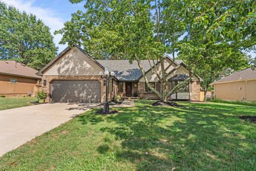 2340 S Nolting Ave, Springfield, MO, 65807-8122 | Card Image