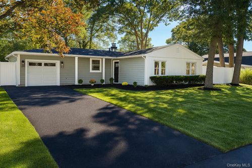 15 Spurwoods Ln, Farmingville, NY, 11738-2649 | Card Image