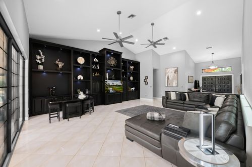 8505 Nw 77th St, Tamarac, FL, 33321-1654 | Card Image