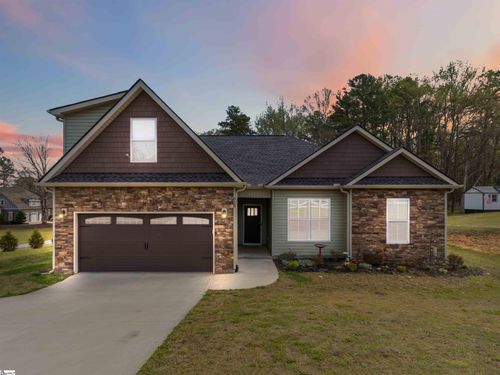 615 Spearman Rd, Pelzer, SC, 29669-9082 | Card Image