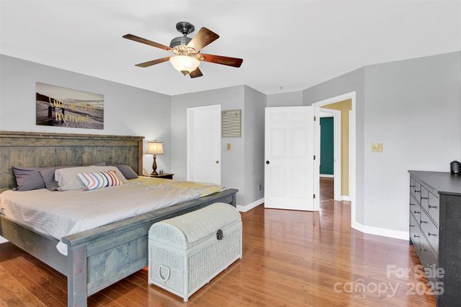 Primary Bedroom | Image 17
