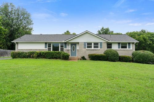 909 Woods Lake Dr, Madison, TN, 37115-2544 | Card Image