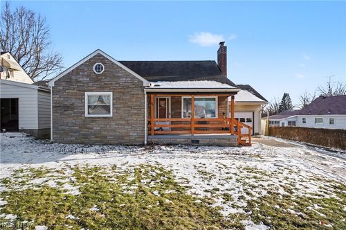 97 Rosary Dr, Campbell, OH, 44405-1942 | Card Image