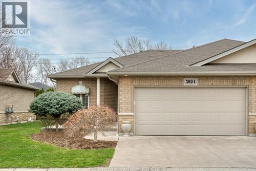 5924 Ballantrae Crescent, Windsor, ON, N9J3Y7 | Card Image