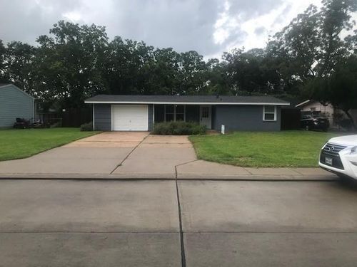 151 Oak Dr, Lake Jackson, TX, 77566-4231 | Card Image
