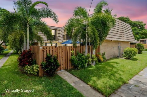 844 Springdale Cir, Palm Springs, FL, 33461-1527 | Card Image
