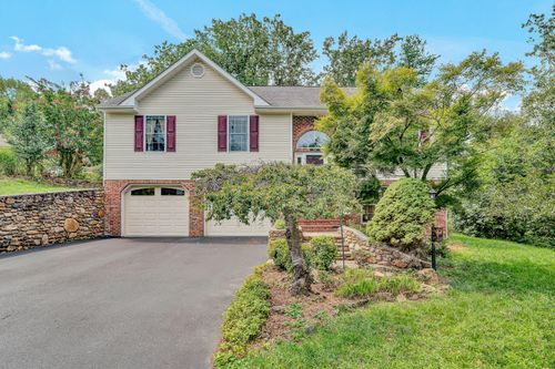5516 Warwood Dr, Roanoke, VA, 24018-7848 | Card Image