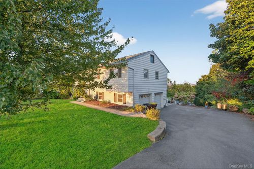 30 Highland Ave, Warwick, NY, 10990-1819 | Card Image