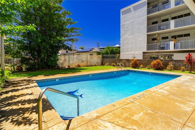 Refreshing pool and yard to play in | Image 19