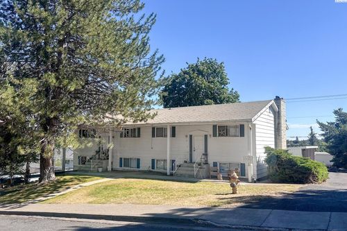 225 Nw Timothy St, Pullman, WA, 99163-3451 | Card Image