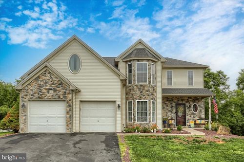648 Copper Cir, Lewisberry, PA, 17339-8711 | Card Image