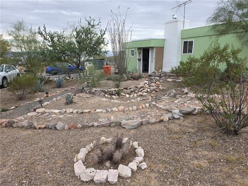 1460 S Egar Rd, Golden Valley, AZ, 86413-8940 | Card Image