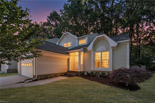 927 Thatcher Way, Chesapeake, VA, 23320-8510 | Card Image