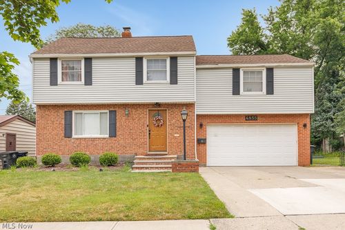 4855 Edsal Dr, Lyndhurst, OH, 44124-2302 | Card Image