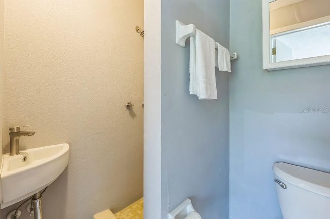 106 Avery Ave, House other with 2 bedrooms, 2 bathrooms and null parking in Crystal Beach FL | Image 12
